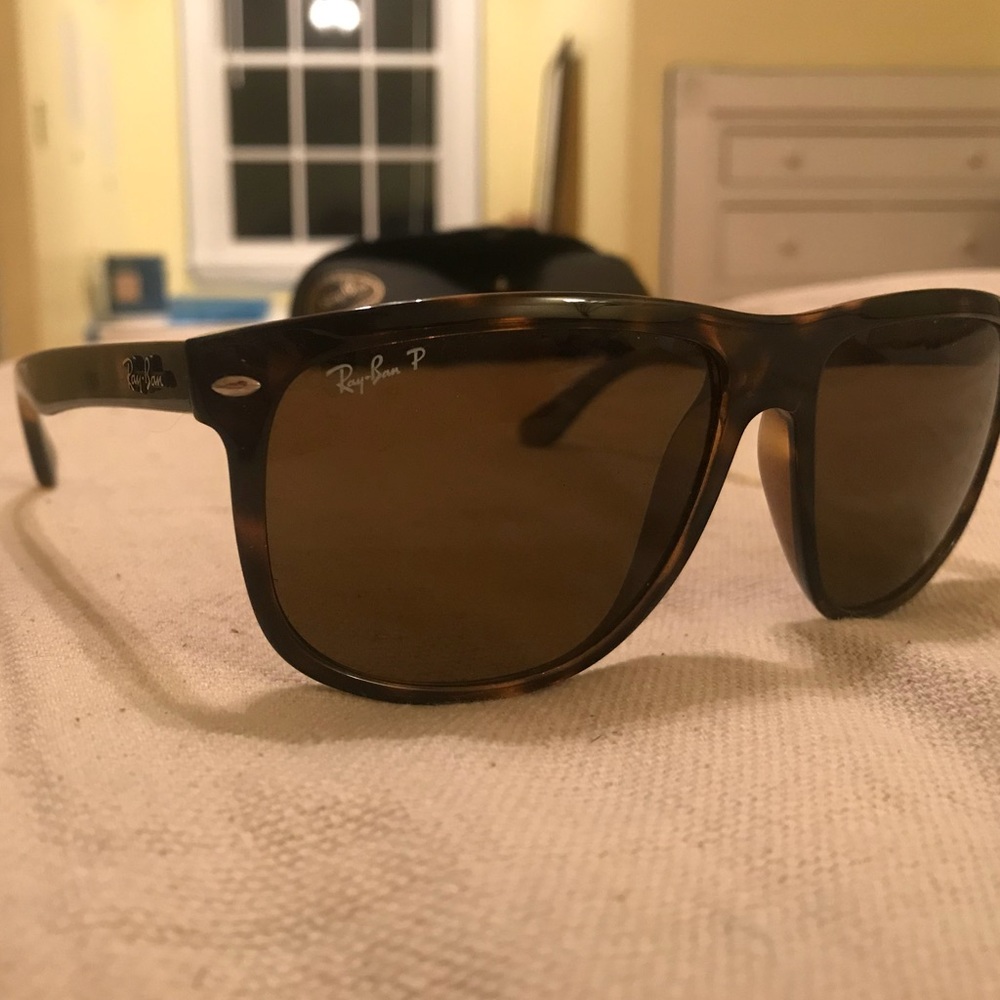 Rayban RB4147
